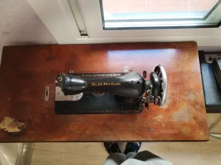 Máquina de coser antigua Alfa S.A. España