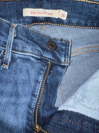 Levi's 312 W26 L32 Jeans