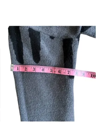 Jersey gris y negro con estampado