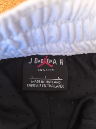 Bermuda Jordan Negra