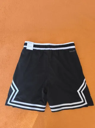 Bermuda Jordan Negra