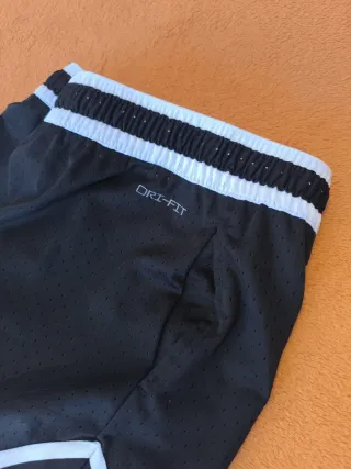 Bermuda Jordan Negra