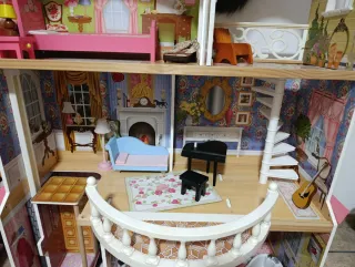 Casa de muñecas de madera Sólo venta en persona