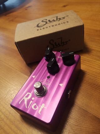 Suhr Riot - Prima Serie con Scatola