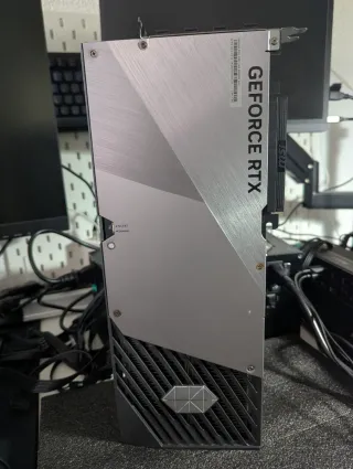 MSI GeForce RTX 5080 SUPRIM 16GB