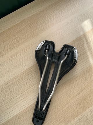 Sillín Specialized 143