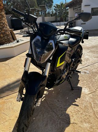 Keeway 125 Negra y Amarilla 9450 Km