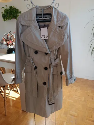 Gabardina midi Zara Talla M