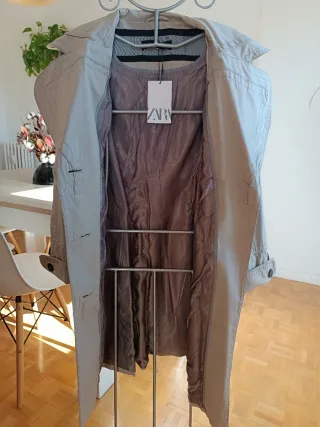 Gabardina midi Zara Talla M