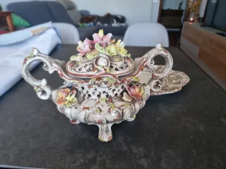 Sopera porcelana antigua flores