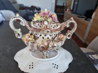 Sopera porcelana antigua flores