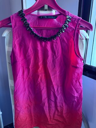 Blusa Zara con pedrería cuello