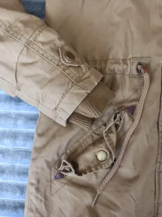 Abrigo Clockhouse beige talla XS