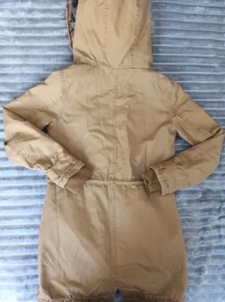 Abrigo Clockhouse beige talla XS