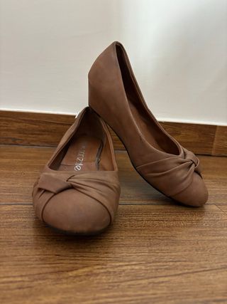 Manoletinas tacón marrón