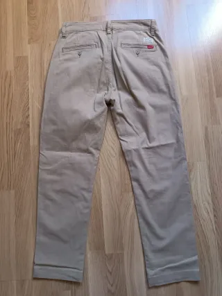 Pantalón Levis hombre.