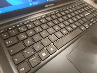 ASUS VivoBook 15 i3 12ª Gen 8GB 512GB SSD