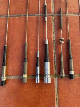 11 Antenas 27 MHz y 144 MHz