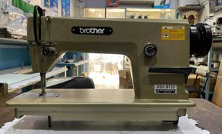 Máquina de coser Brother DB2-B735