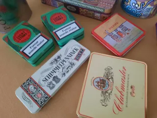 Lote 9 scatole metalliche diverse