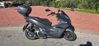 Honda PCX 125 Negra - Maxi Scooter Automática