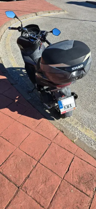 Honda PCX 125 Negra - Maxi Scooter Automática