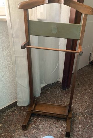 Perchero de madera para trajes Galan de noche