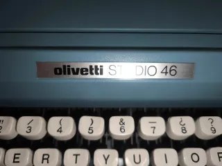 Máquina de escribir Olivetti Studio 46