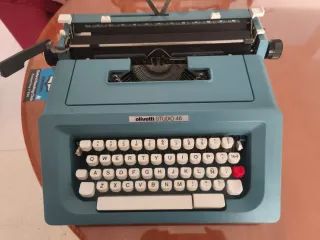 Máquina de escribir Olivetti Studio 46