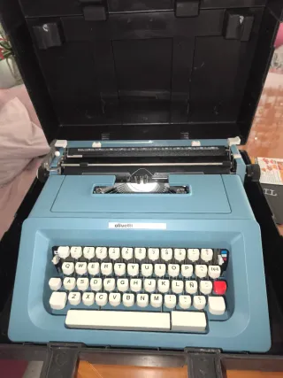 Máquina de escribir Olivetti Studio 46