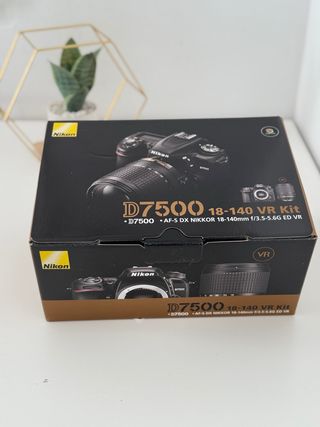 Nikon D7500+Objetivo 18-140VR Kit NUEVA A ESTRENAR