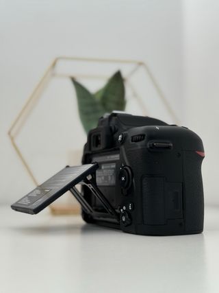 Nikon D7500+Objetivo 18-140VR Kit NUEVA A ESTRENAR