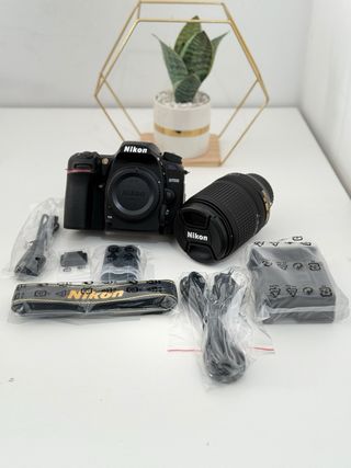 Nikon D7500+Objetivo 18-140VR Kit NUEVA A ESTRENAR