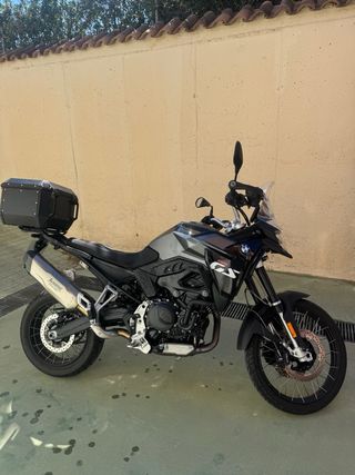 BMW F900GS Negra