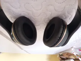 Auriculares Inalámbricos Negro y Dorado