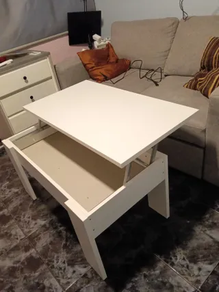 Mesa plegable de madera blanca