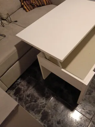 Mesa plegable de madera blanca