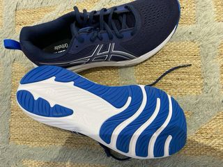 Zapatillas Asics Azul y Blanco