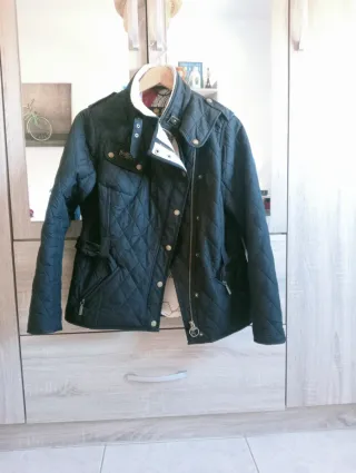 Chaqueta Barbour acolchada negra