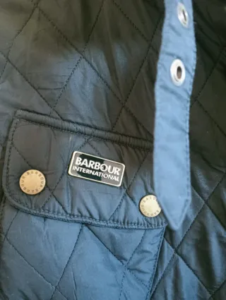 Chaqueta Barbour acolchada negra