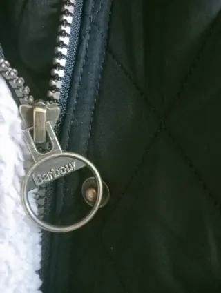 Chaqueta Barbour acolchada negra