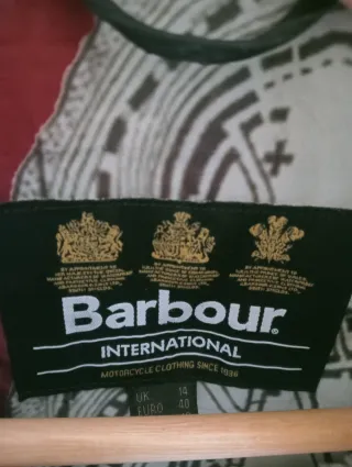 Chaqueta Barbour acolchada negra