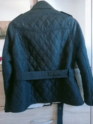 Chaqueta Barbour acolchada negra