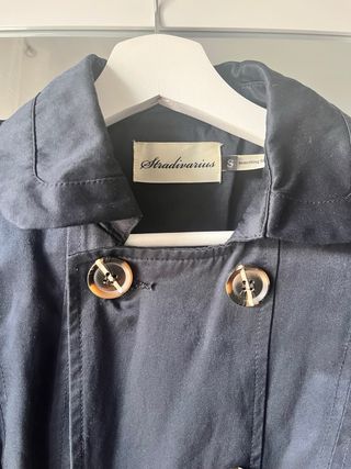 Gabardina vintage Stradivarius azul