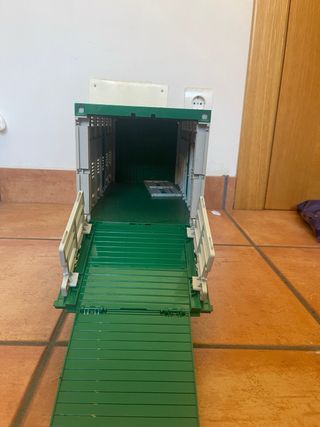 Camión de animales Bruder