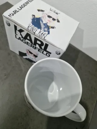 Caneca Karl Lagerfeld com Gato