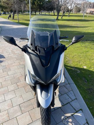 Yamaha Tmax 530 Maxi Scooter sport