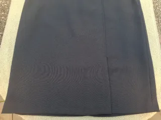 Falda gris T48. Medidas en descripción