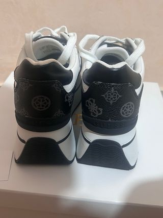 Scarpe Guess Donna Bianche e Nere