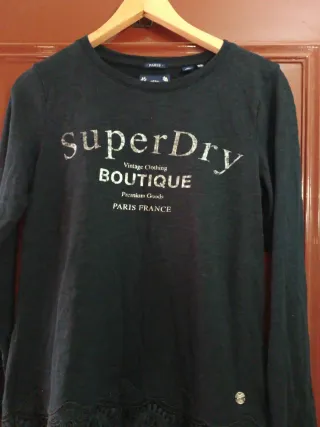 Camiseta Superdry Negra Encaje